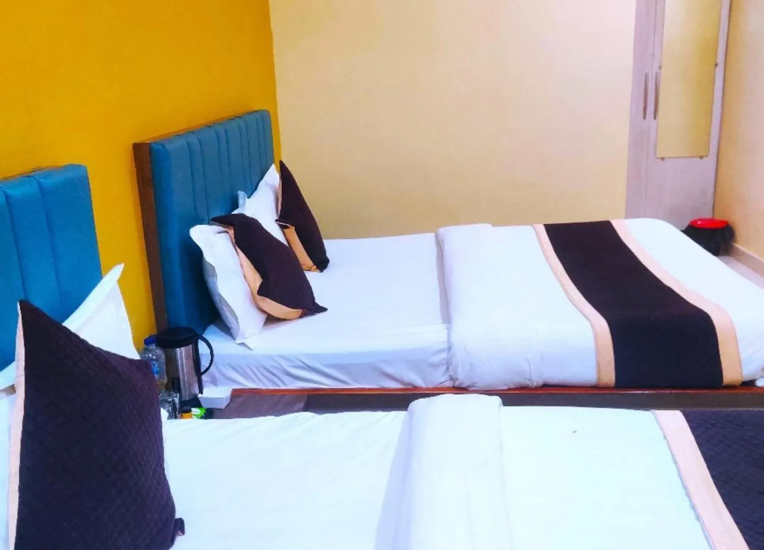 Homestay Hotel Medhya Grand Inn Near Shri Kashi Vishwanath Temple Varanasi - Prime Location With Luxury And Spacious Room - Book Now India