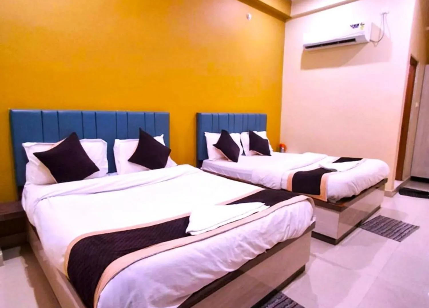 Hotel Medhya Grand Inn Near Shri Kashi Vishwanath Temple Varanasi - Prime Location With Luxury And Spacious Room - Book Now contacts