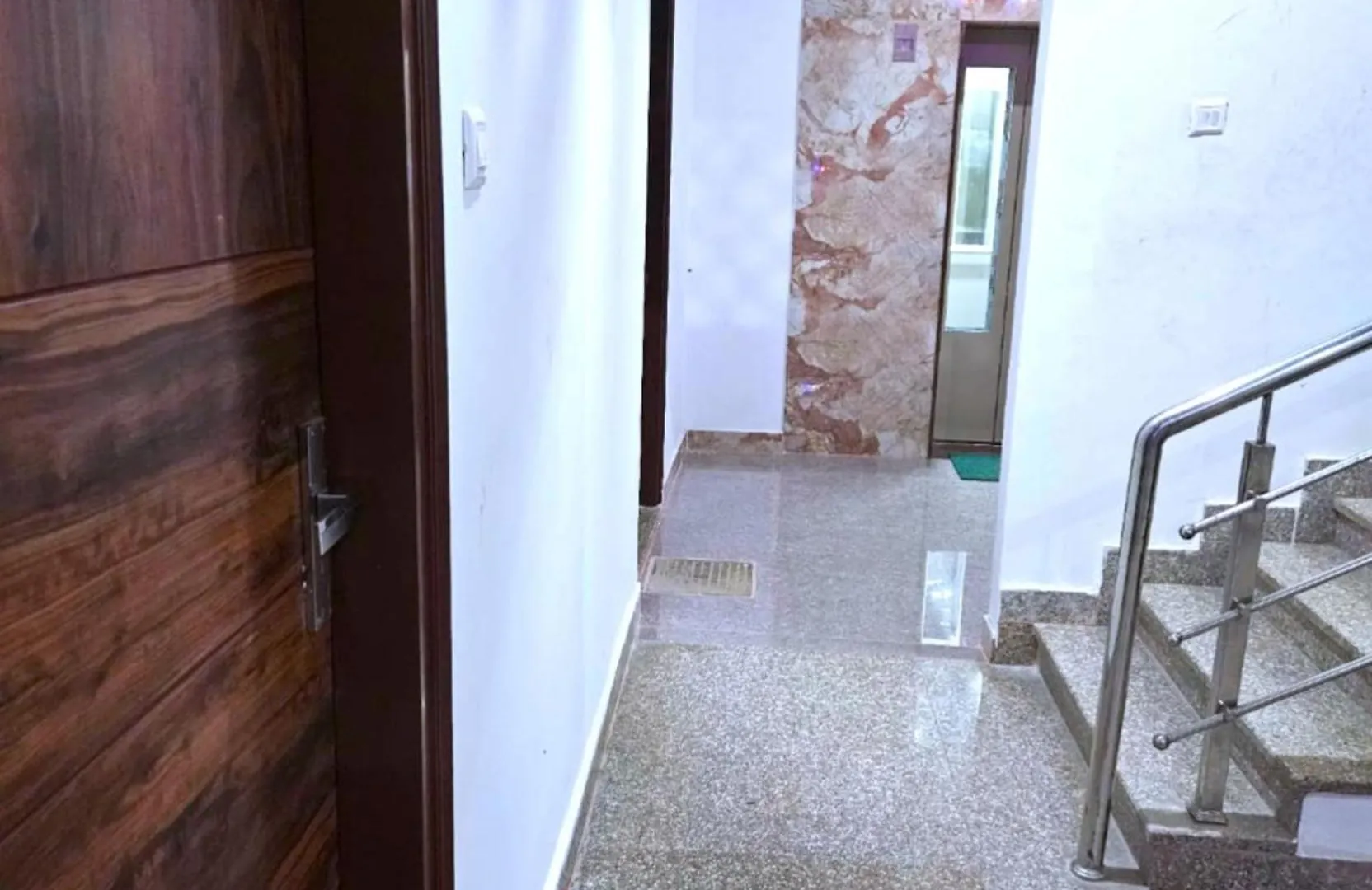Hotel Medhya Grand Inn Near Shri Kashi Vishwanath Temple Varanasi - Prime Location With Luxury And Spacious Room - Book Now India