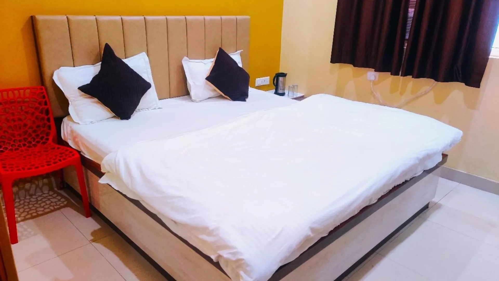 Hotel Medhya Grand Inn Near Shri Kashi Vishwanath Temple Varanasi - Prime Location With Luxury And Spacious Room - Book Now 0*,  India