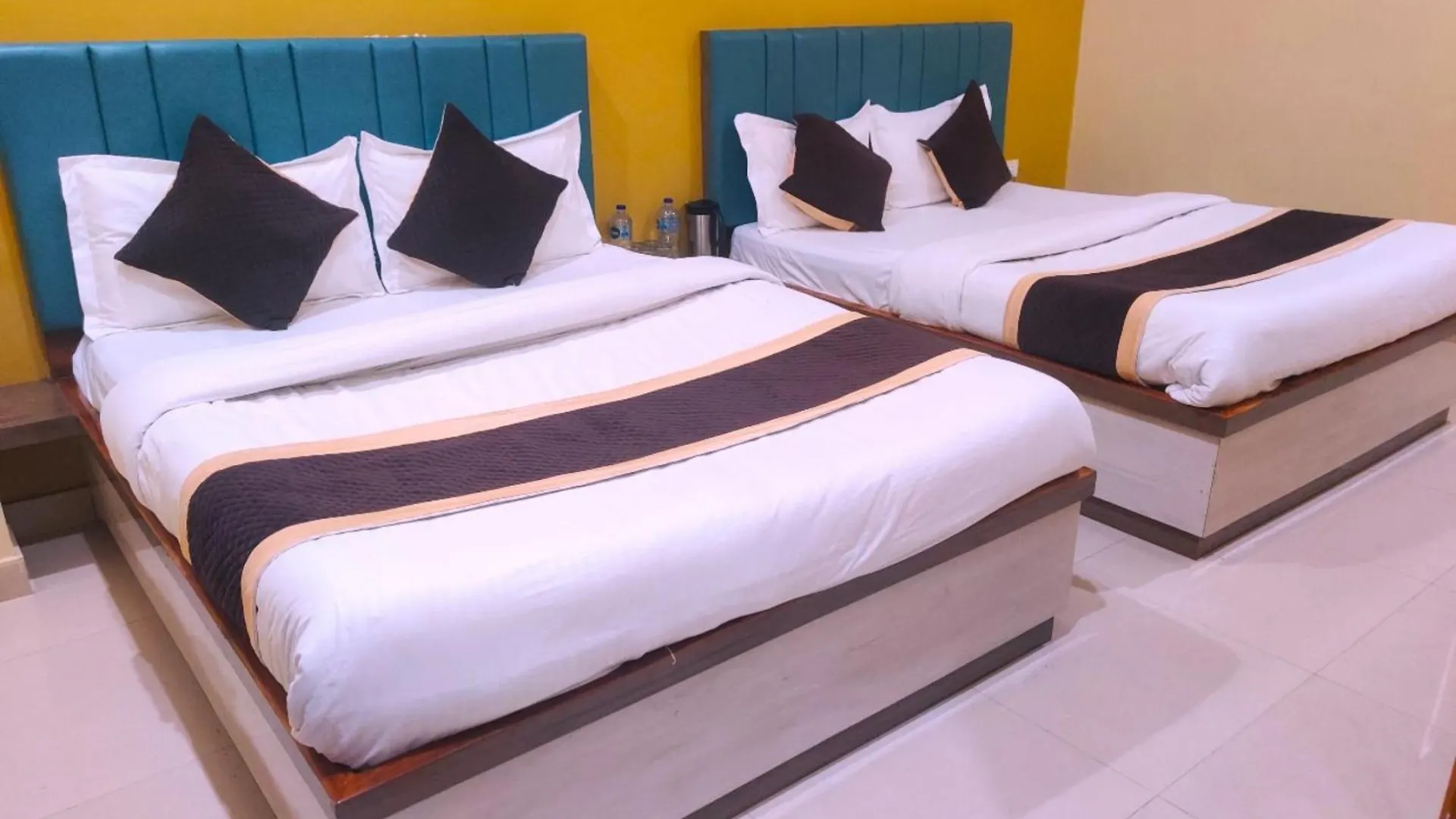 Hotel Medhya Grand Inn Near Shri Kashi Vishwanath Temple Varanasi - Prime Location With Luxury And Spacious Room - Book Now