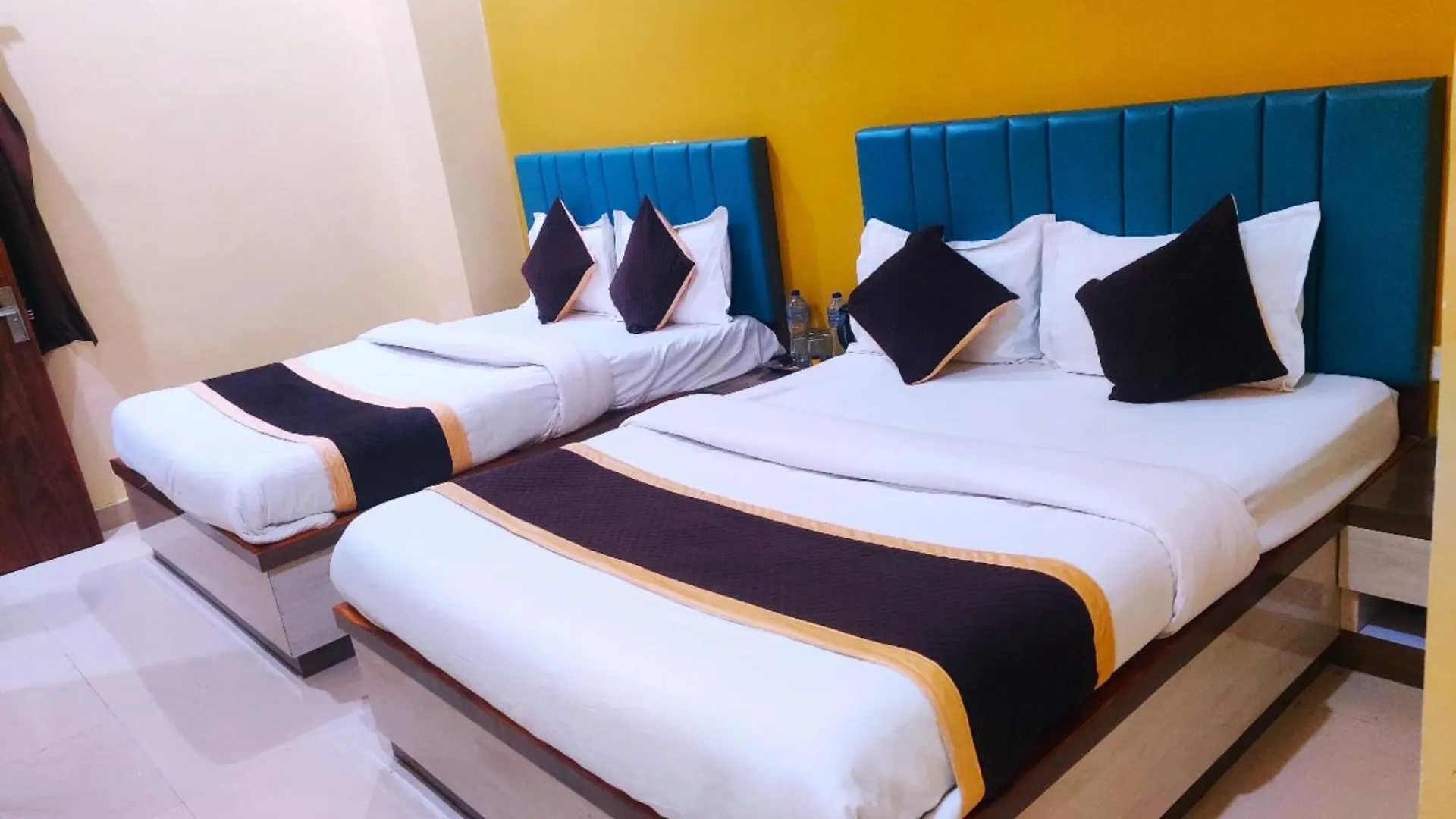 Hotel Medhya Grand Inn Near Shri Kashi Vishwanath Temple Varanasi - Prime Location With Luxury And Spacious Room - Book Now 0*,